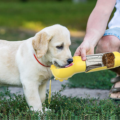 Bouteille 4-en-1 pour hydrater et nourrir votre chien