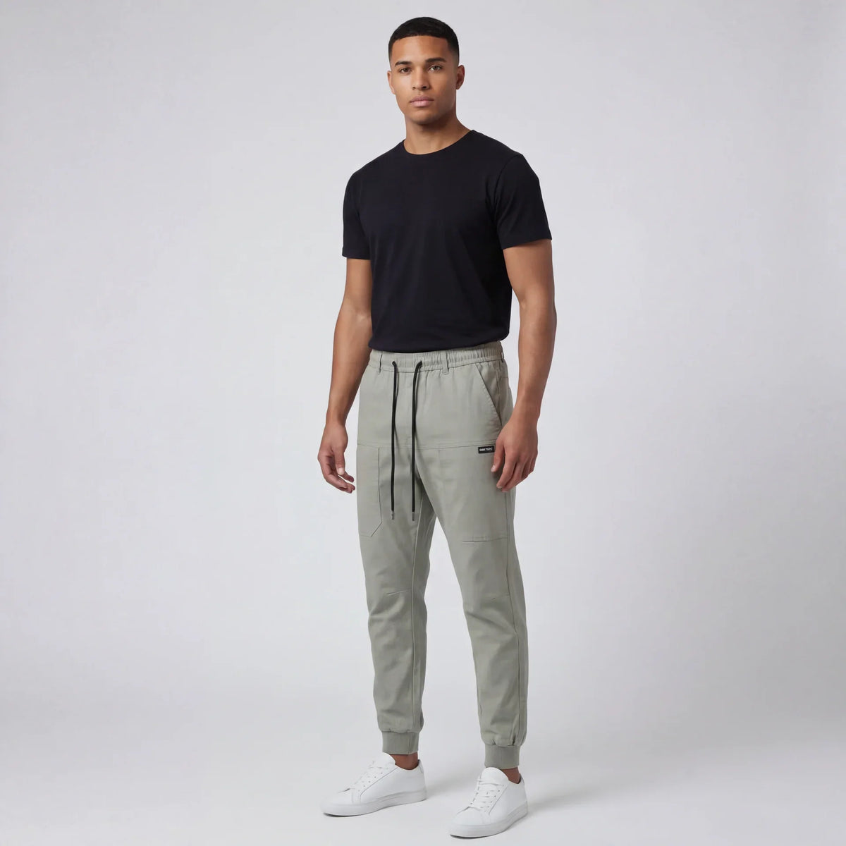 Pantalon cargo confortable avec grande capacité de rangement